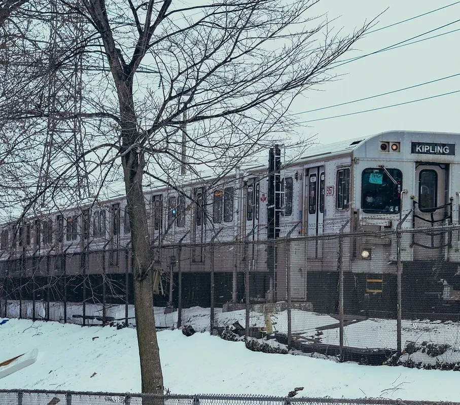 Hood covered with subway tile - Unique