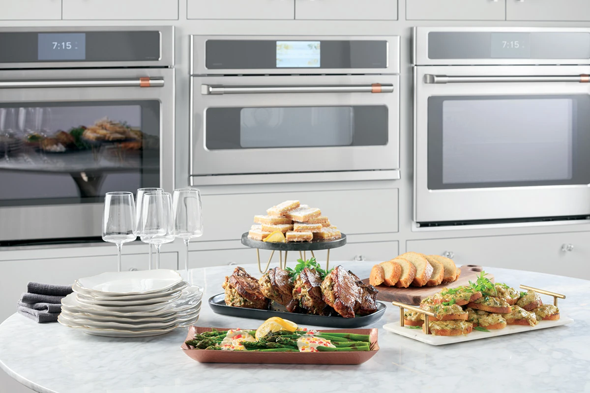 Cafe wall oven with plated food
